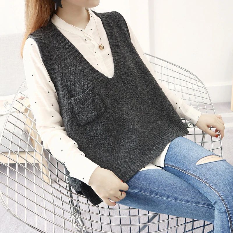 Oversized women sweater vest Autumn winter plus size women sweaters Fashion V neck casual knitting pullover with pocket