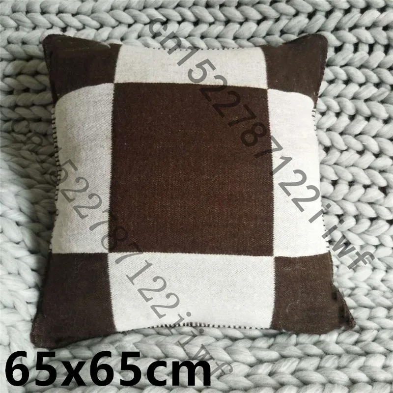 H Pillow 65cm Coffee Бренд H одеяло плед кашемир крючком мягкий шерстяной шарф шаль Портативный Теплый диван кровать флис вязаный розовый плед наволочка - Цвет: H Pillow 65cm Coffee