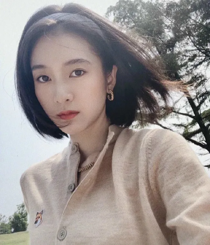 Autumn 2020 New Fox Embroidery Round O Neck Button