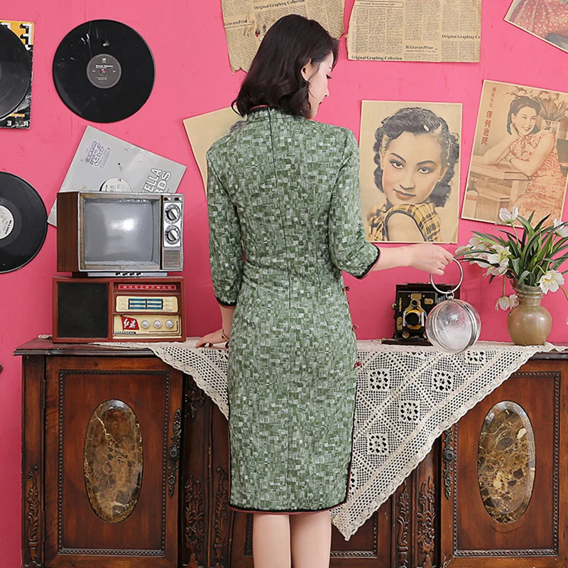 Юная леди Qipao большой размер 3XL 4XL сексуальный Китайский длинный китайский женский халат со стоячим воротником, с цветочным принтом с коротким рукавом винтажное вечернее платье на пуговицах