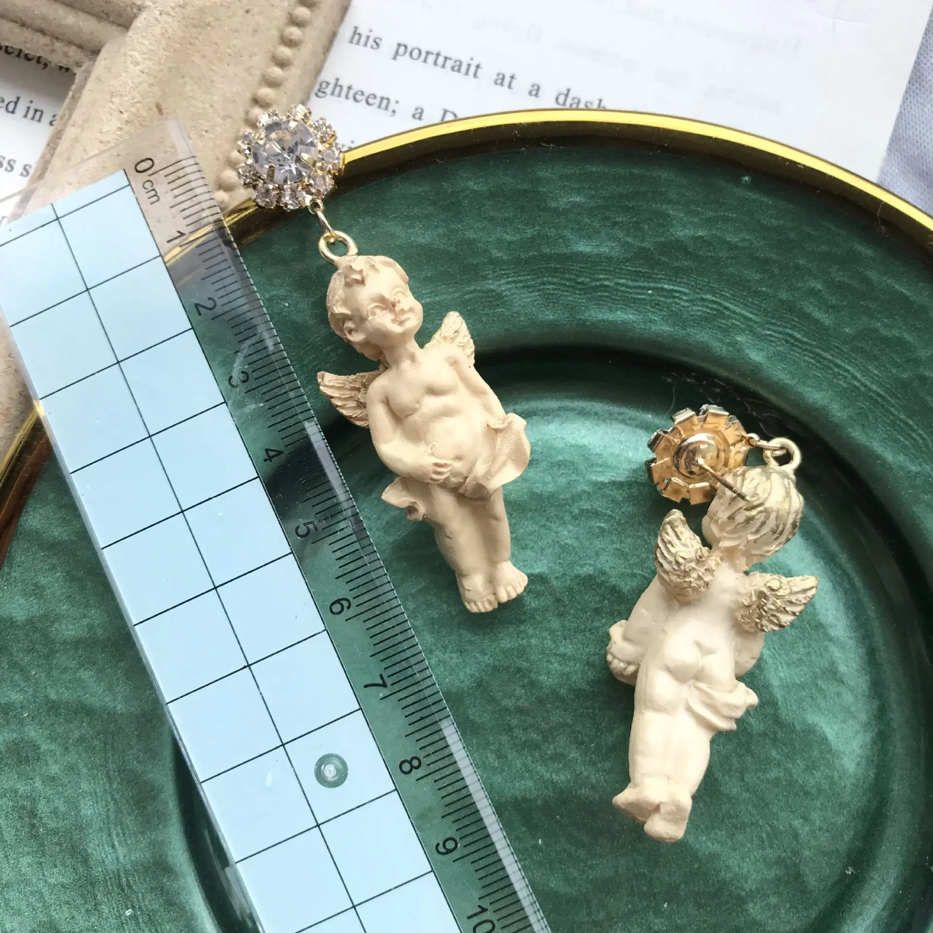 Прекрасный минималистичный Ангел рельеф Висячие серьги Стразы винтажные Детские Модные ювелирные изделия милая детская статуя серьги с портретом