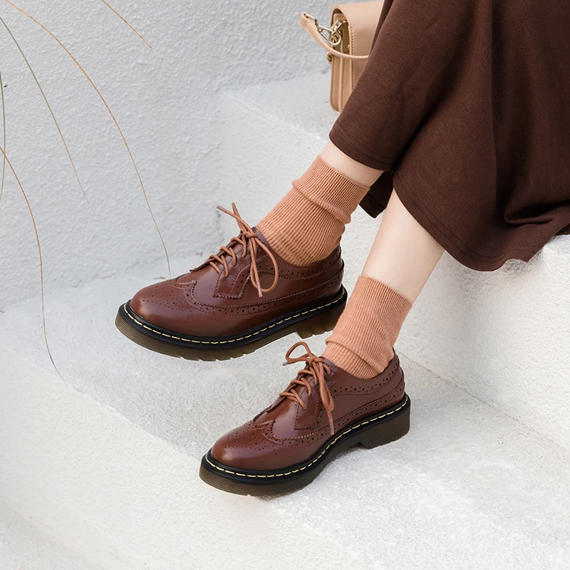 

women Pumps Genuine Leather 22-25cm Inside and outside full leather Engraved Martin Brock Band Carved womens shoes Retro wild