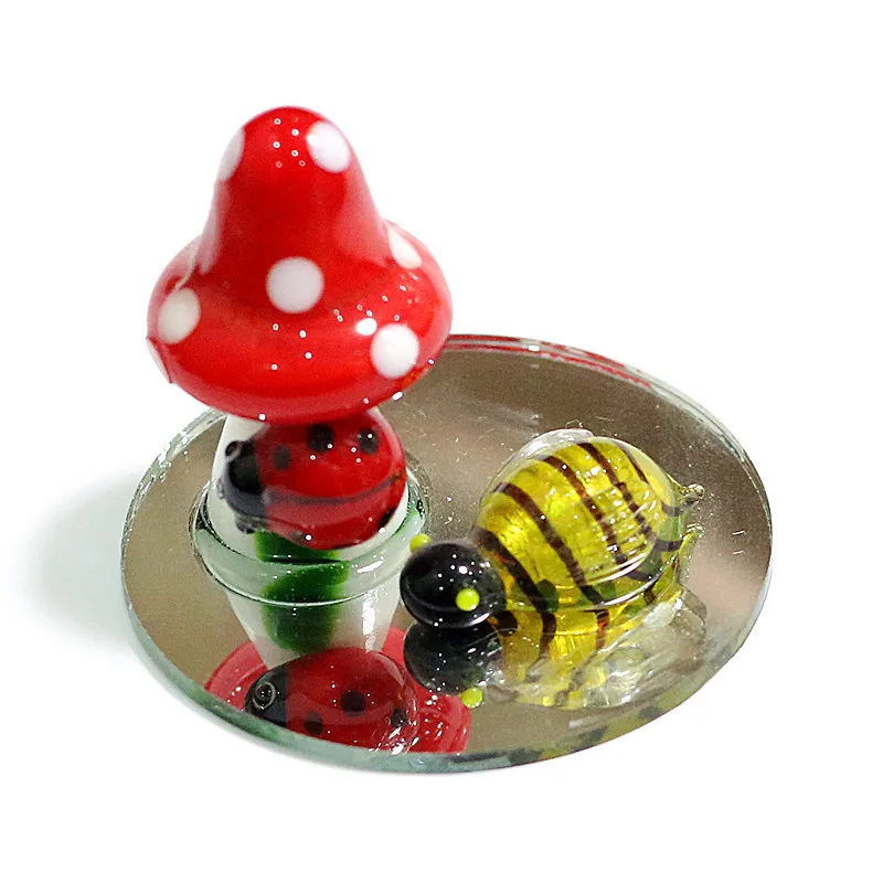 

Handmade Glass Mushroom Art Figurines With Cute Ladybug Bee Mini insects Animal Ornament Creative Home Desktop Decor Accessories