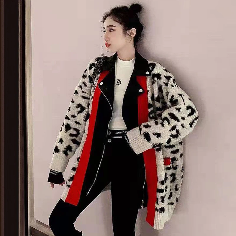 TWOTWINSTYLE Леопардовый лоскутный свитер из искусственной кожи для женщин воротник с лацканами длинный рукав хит цвет вязаный осенний свитер женский
