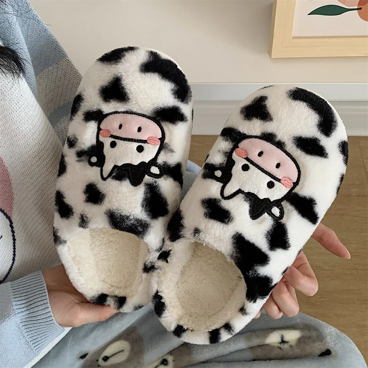 Thick Cotton Warm Home Slippers Women's Winter Anti-skid Thick Bottom Plush Indoor Household Shoes Lovely Cow Animal Slipper Unisex Summer Women Slipper House Slippers