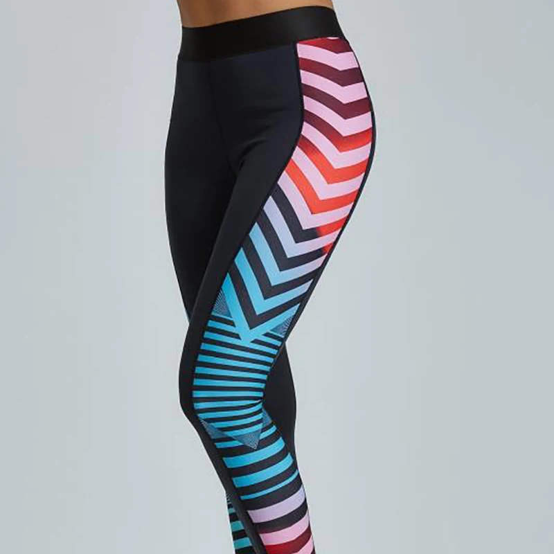 Популярные полосатые штаны для йоги с цифровой печатью эластичные упражнений