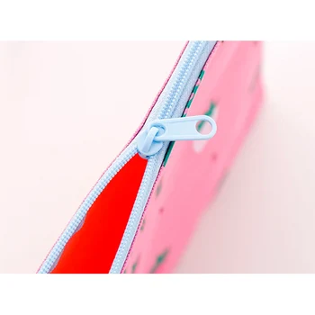 

Cute Strawberry Document Bag Portable Oxford Cloth Zippered Pencil Bag Organizer for Office Students MU8669