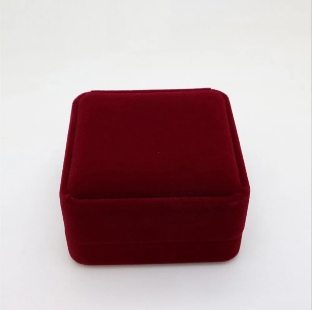 CLY9080140110_0241012693831281140