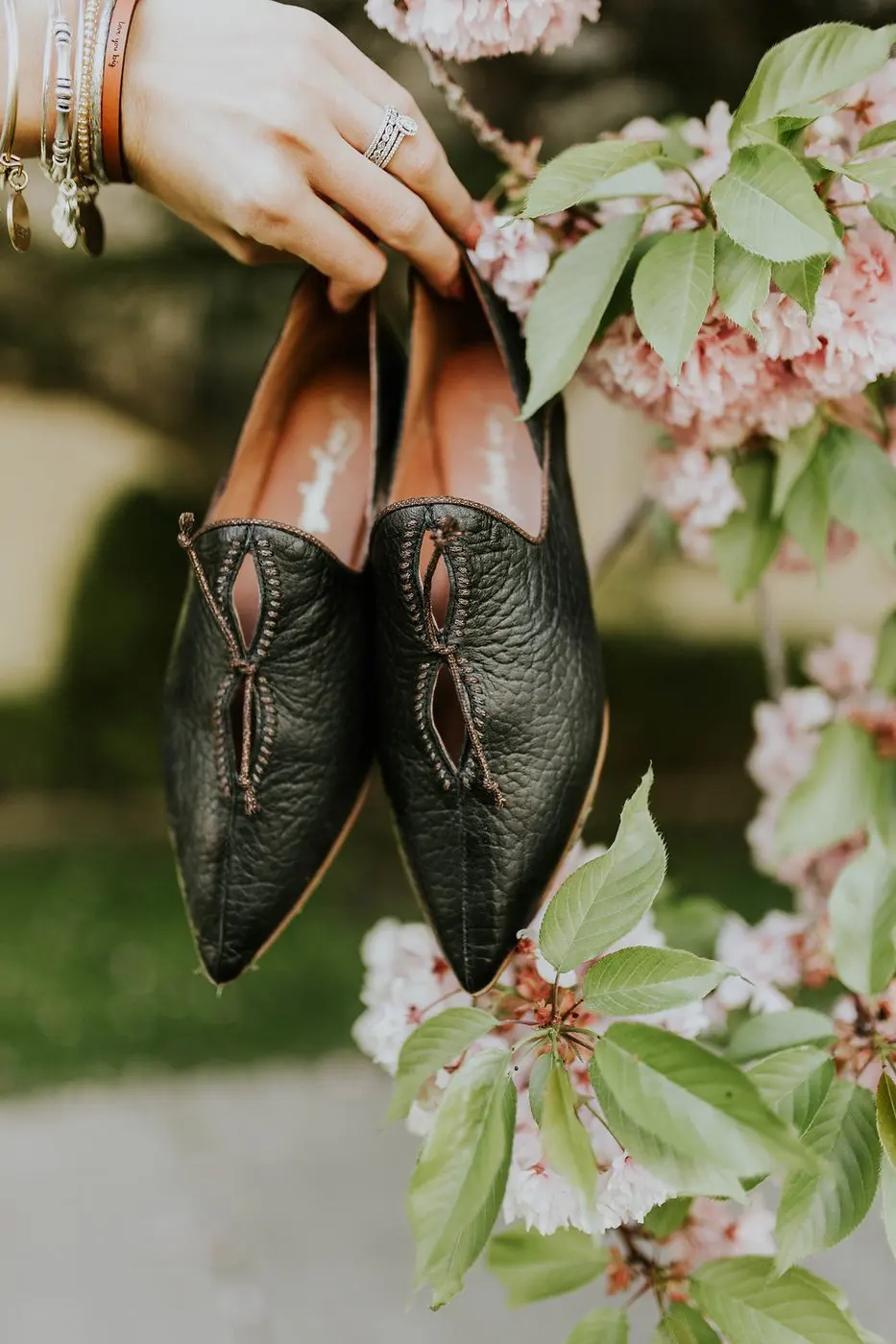 

Retro Square Heel Low Women Pumps Fashion Single Shoes Rome Shallow Concise Slip-On Spring Autumm Ladies Pumps Pointed Toe