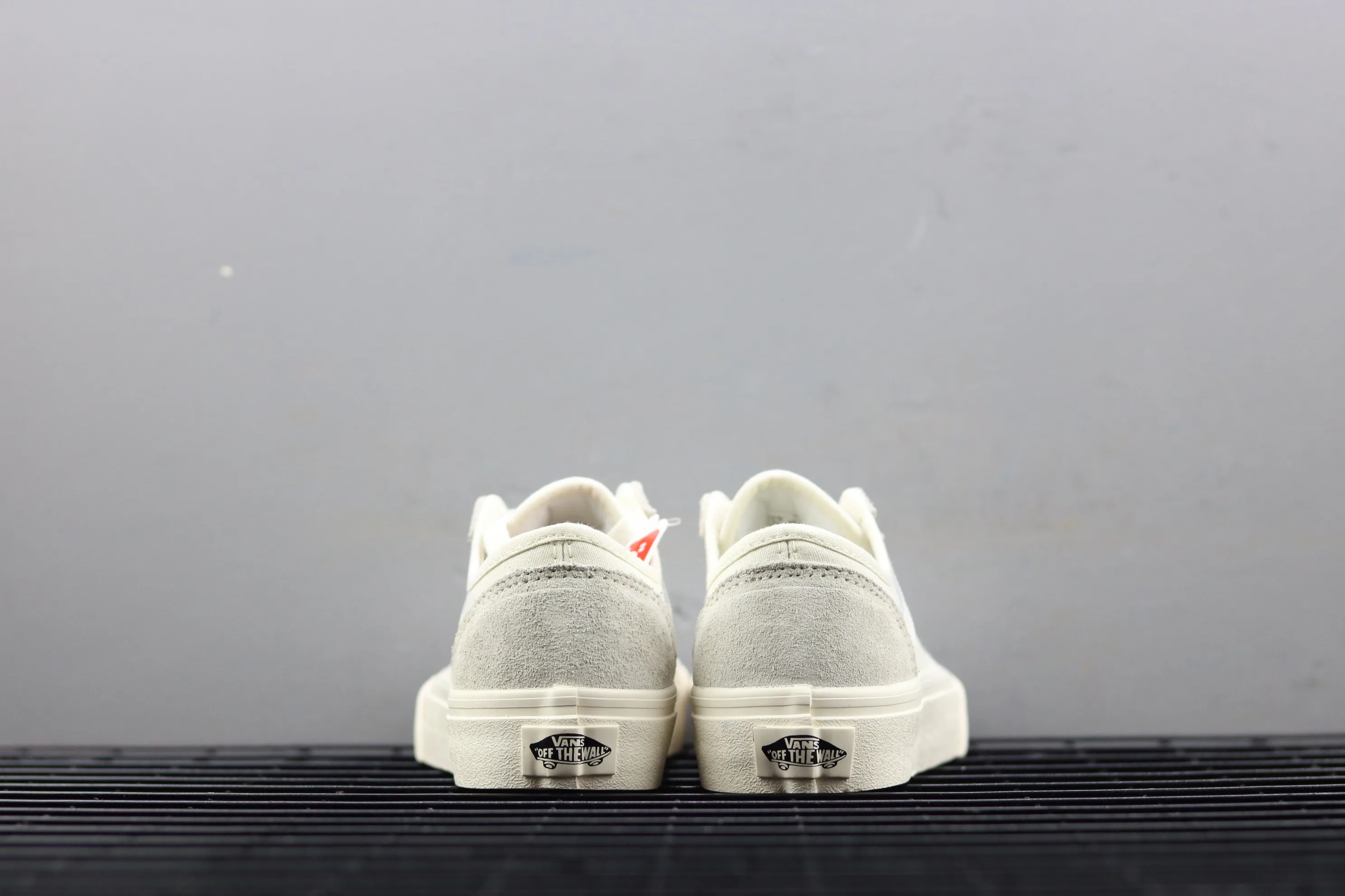 VANS STYLE 36 SF/Мужская и женская обувь; оригинальная Классическая парусиновая обувь в стиле ретро; белая повседневная обувь для катания на коньках; коллекция года; VNOA3MVLQC5