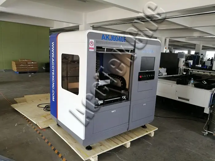 Станок для лазерной резки с ЧПУ AKJ6040F для металла и нержавеющей стали и углеродистой стали 600*400 мм