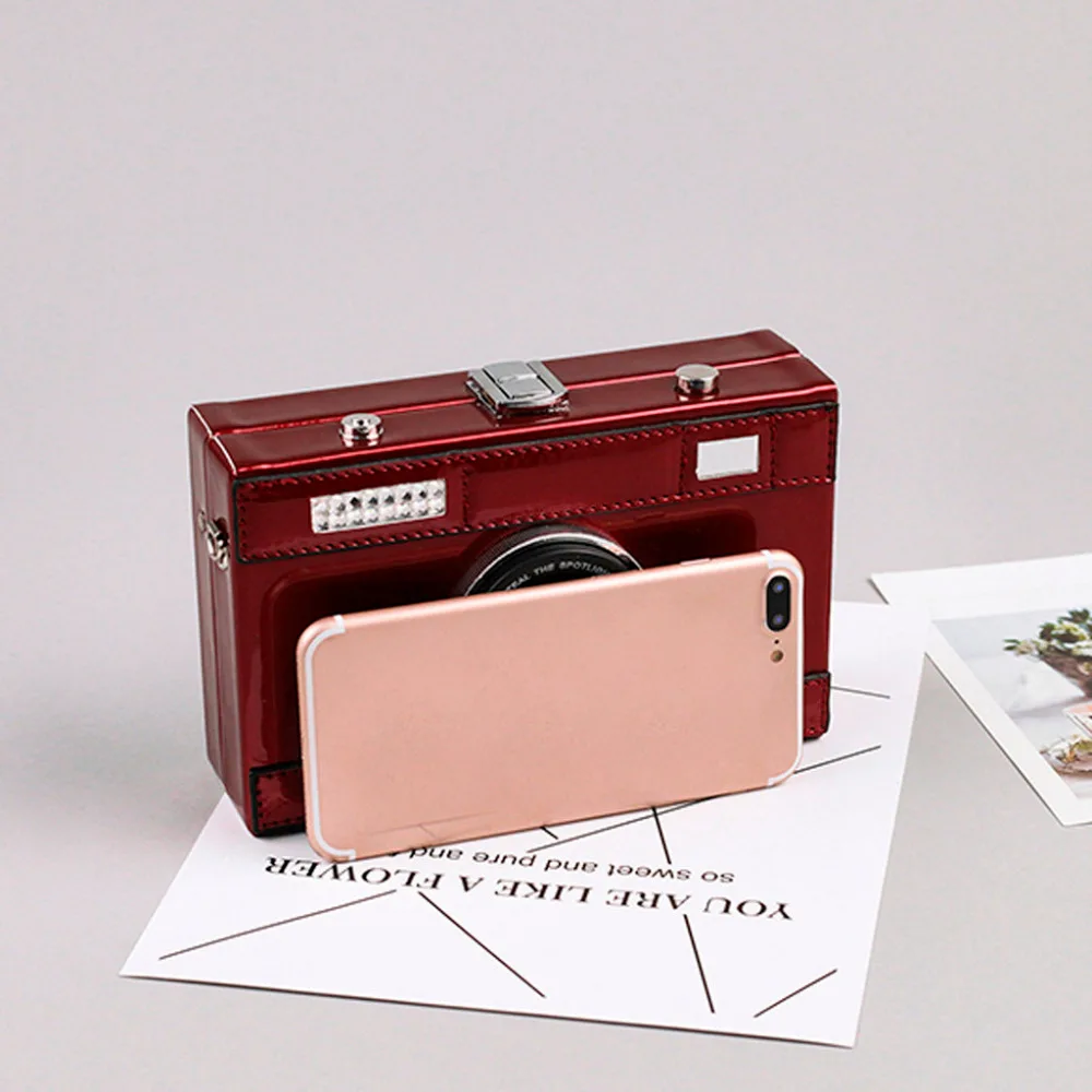 24 - LMM90618662_0308021247416672833