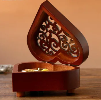 

Retro Heart-shaped Clockwork Music Box Wooden Music Box Sky City Canon Creative Gift