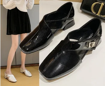 

Fashion High Quality Leather Shoes Woman Loafers Casual Women Flats Shoes Ladies Shoes Shark Sneaker