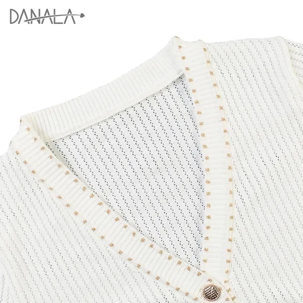 DANALA 2019 Autumn New Sweater Cardigan For Women Fashion V-neck Pocket Single-breasted Jacket DANALA 2019 Autumn New Sweater Cardigan For Women Fashion V-neck Pocket Single-breasted Jacket