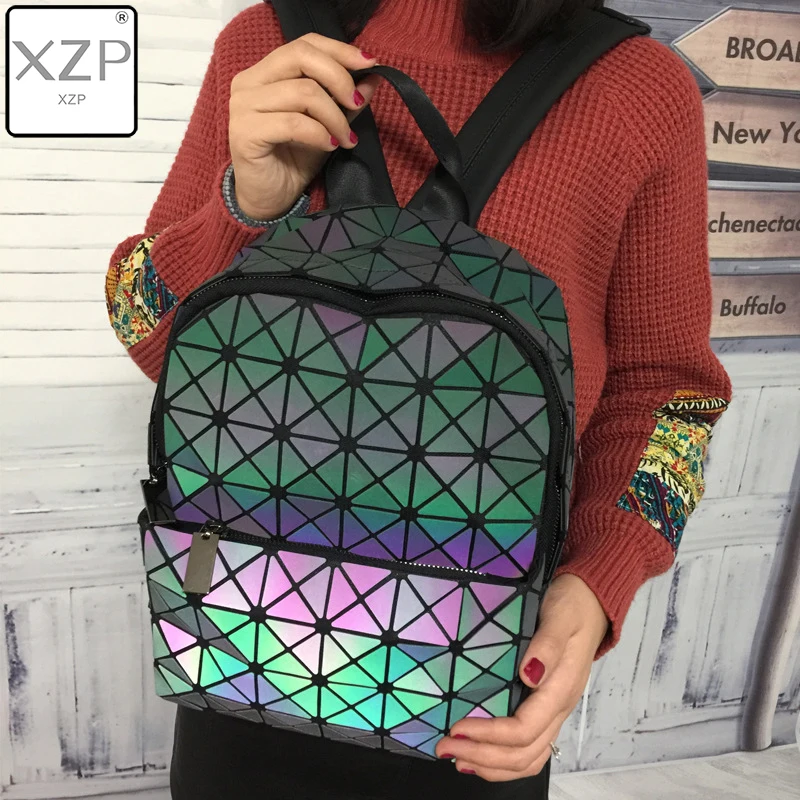 XZP новые продукты дорожные сумки-делеггинсы Pu геометрические стеганые уличные рюкзаки студенческий Повседневный ночной Светильник рюкзак - Цвет: Черный