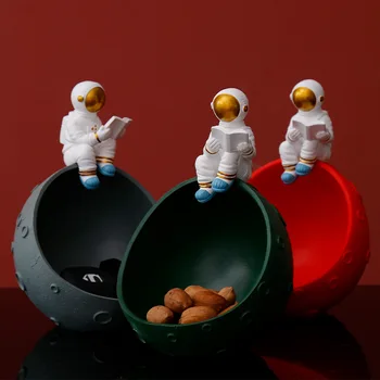 

Nordic Creative Astronaut Candy Box, Reading Astronaut Moon Table Decoration, Key, Fruit Container, Cartoon Rabbit Storage Box
