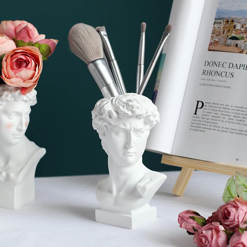 

Multipurpose Artist Resin Artemis Statue Makeup Brush Holder Desktop Office Statue Pen Pencil Holder Sculpture Flower Vase Decor