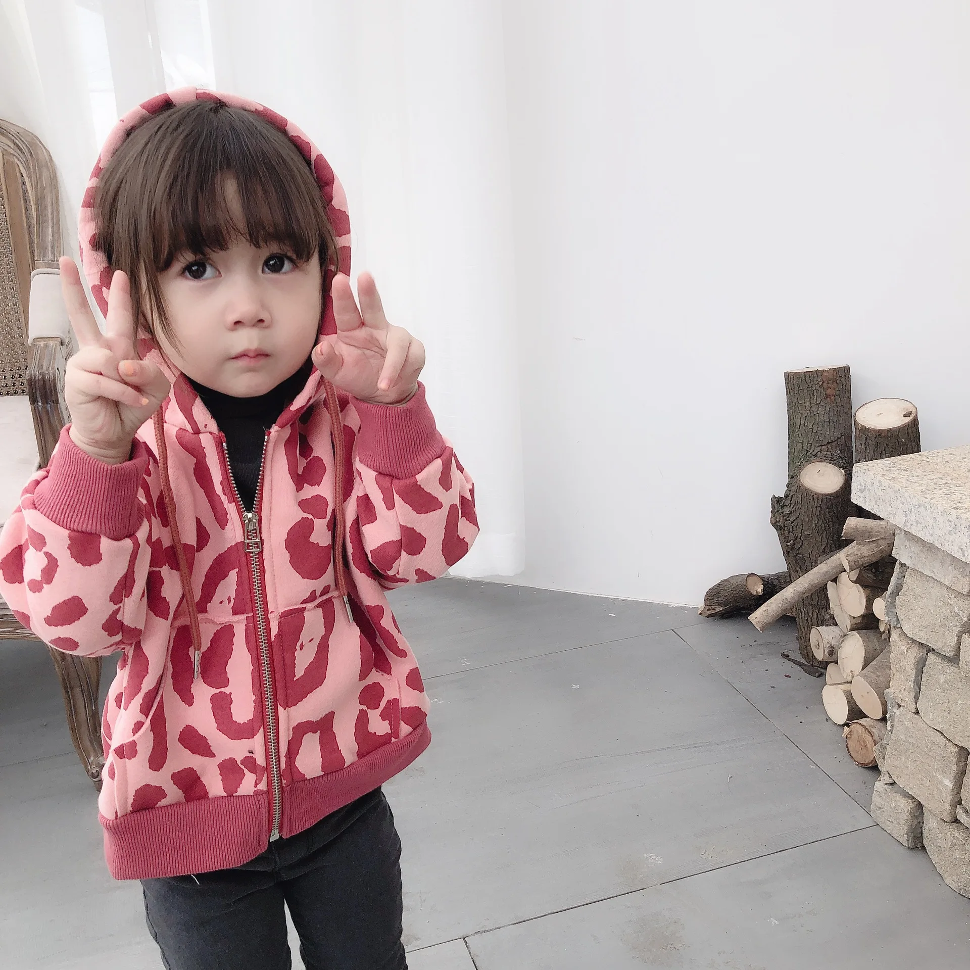 Girls'outerwear пальто, зимняя верхняя одежда с утолщенный мех ягненка для девочек ясельного возраста, куртки и пальто для маленьких девочек Зимняя одежда