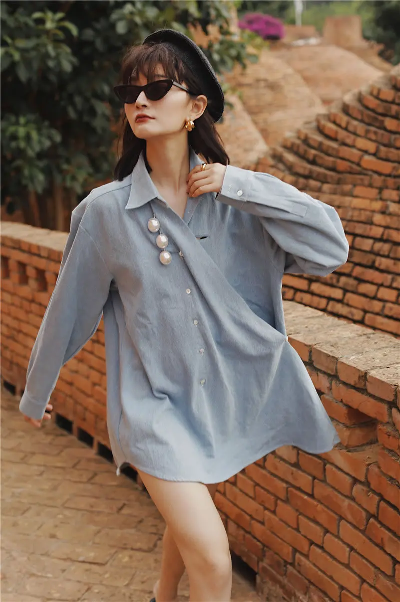 XITAO Irregular Pearl Buckle Blue Shirt Top Women Clothes Fashion Pleated Blouse Turn Down Collar Minority Autumn WQR1673