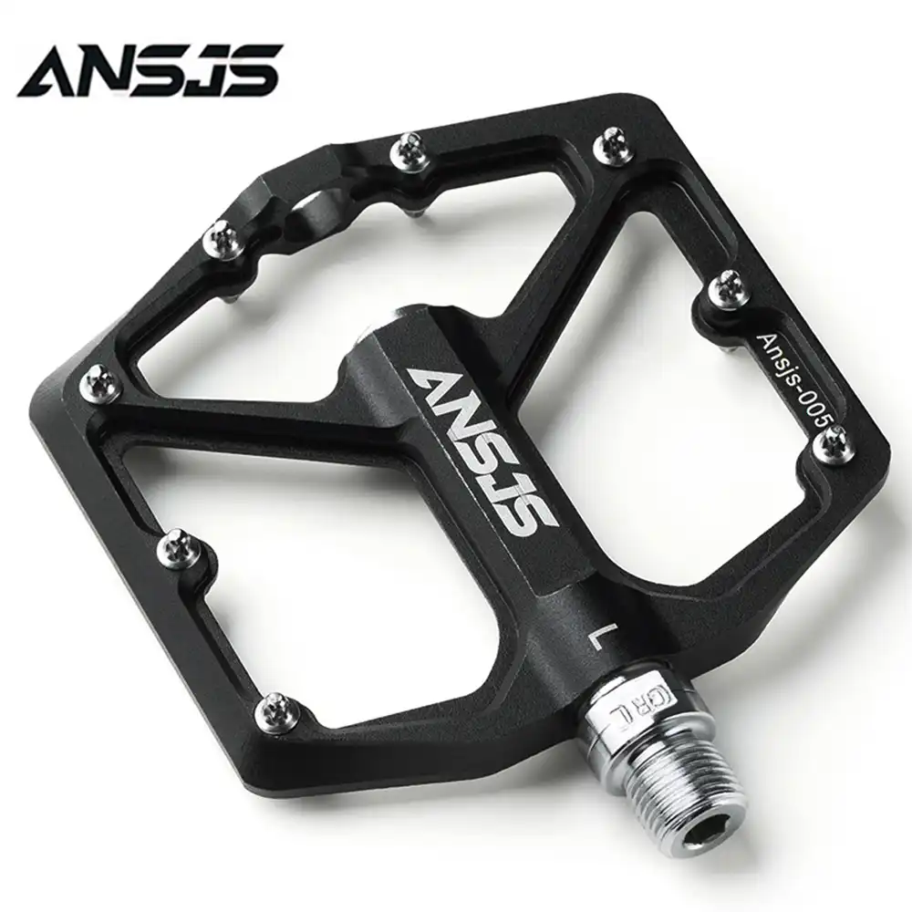 flat black mountain bike