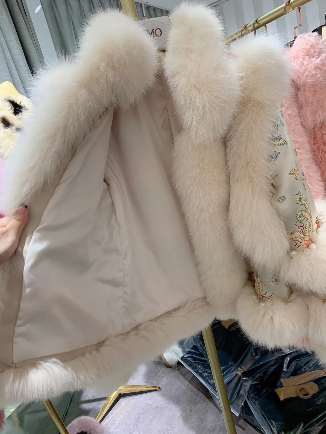 Женское зимнее пальто из натурального меха, новинка, модное сатиновое пальто с изображением китайского дракона