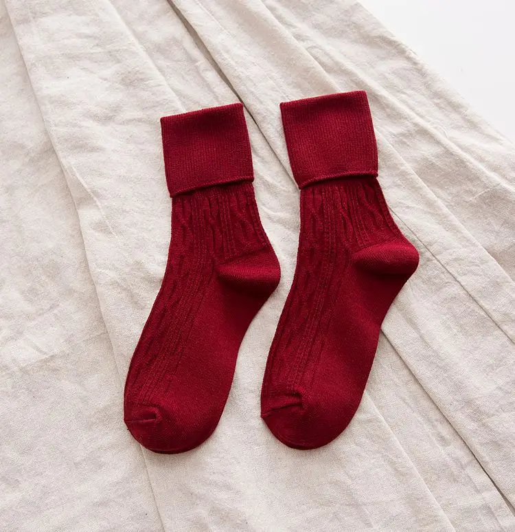 Deep red CA074 одноцветные хлопковые носки Прочные Женские носки с отворотами дышащие Нескользящие короткие носки осенне-зимний стиль 11 цветов - Цвет: Deep red