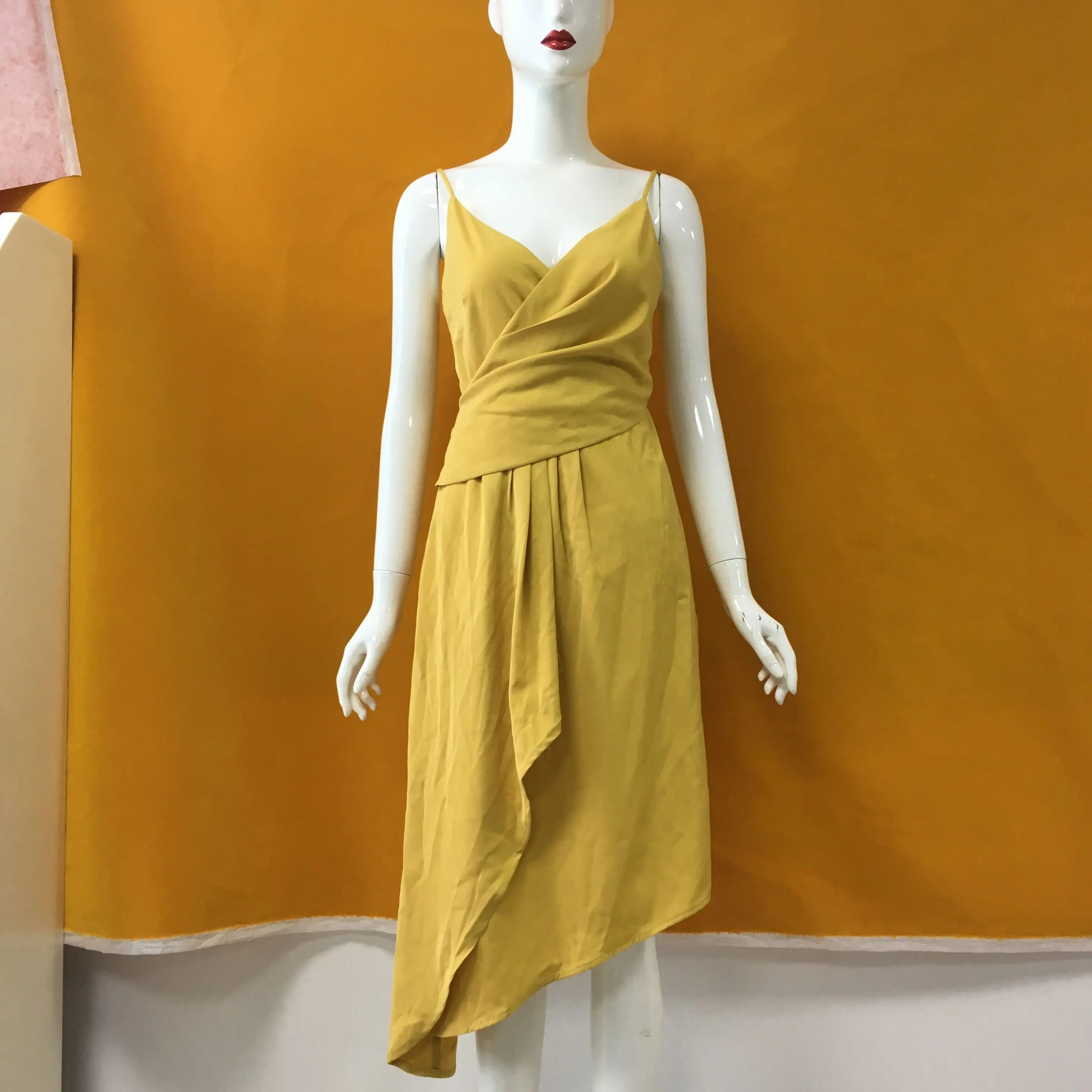 

2019 New Arrival Bohemian Condole belt Summer V Neck Vestidos Yellow Sleeveless Party Lady Dress