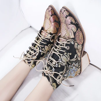 

New 2020 Autumn Retro Women Embroidery Flower Short Boots Lady Elegant Lace Up Ankle Boots Female Chunky Botas Mujer