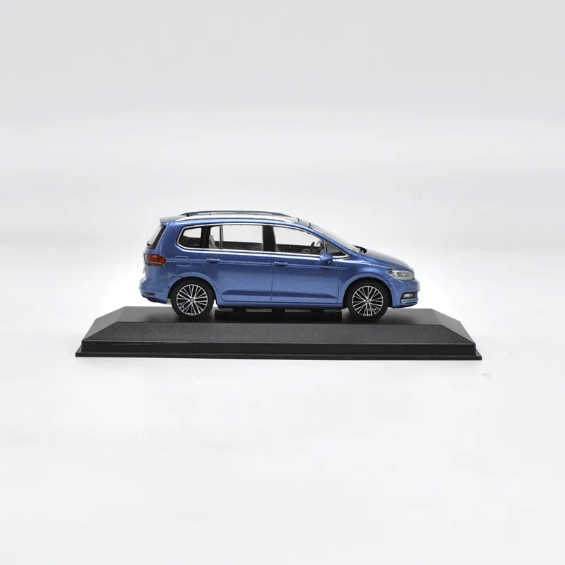 1:43 VW TOURAN L литье под давлением Модель автомобиля игрушки Металлическая Модель автомобиля оригинальная коробка