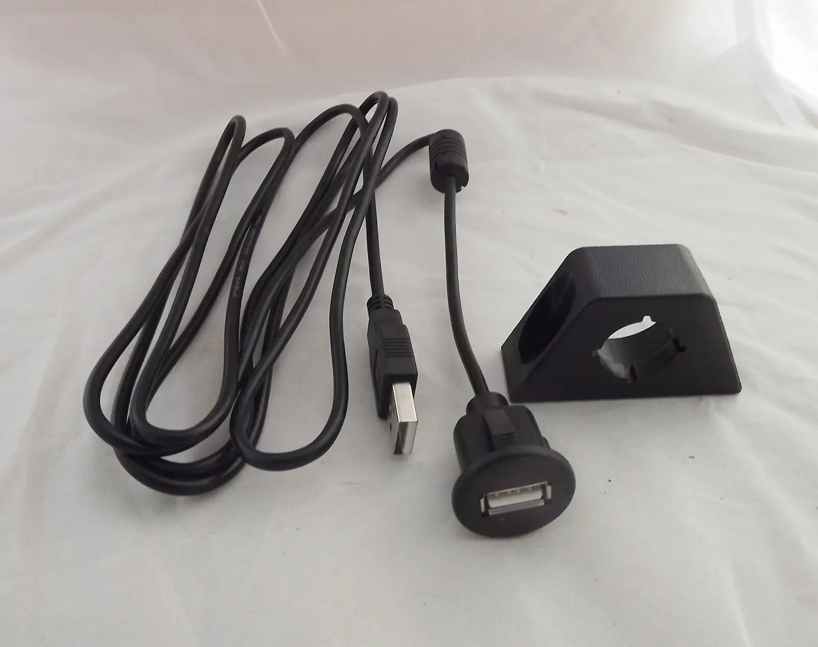 

Удлинитель с USB-входом для приборной панели автомобиля, 1 шт., 1/2 м