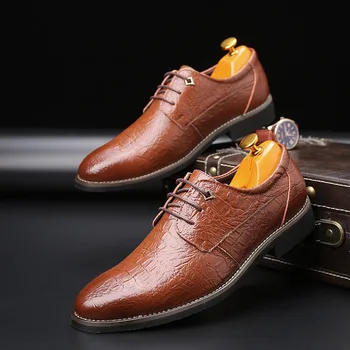 

2019 hot selling pointed dress shoes British trend wild crocodile pattern business casual wear daily low to help men's shoes