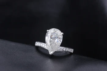 

Starsgem Jewel Pear Cut Fashion 18K Moissanite Ring Test Positive VVS Anniversary Ring for Women