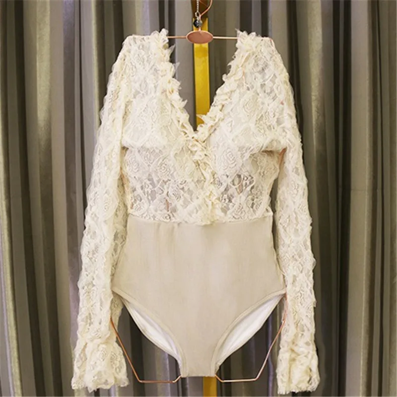 15879527213_1688096424