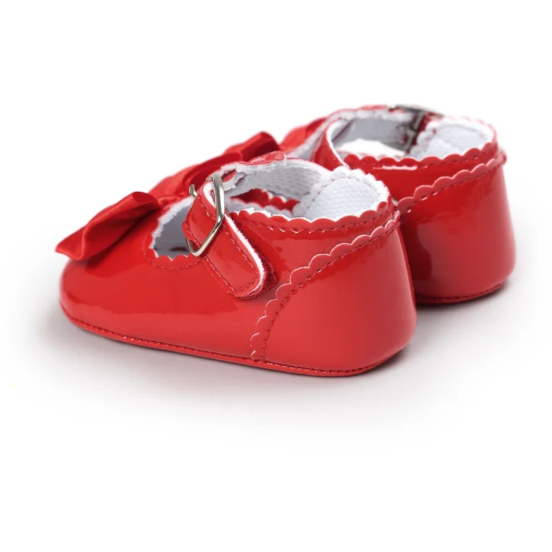 Обувь для новорожденных и маленьких девочек; обувь для первых шагов из искусственной кожи с пряжкой и бантом; цвет красный, черный, розовый, белый; нескользящая обувь для малышей