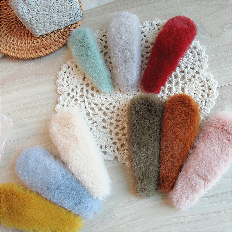 

1PCS Korea Winter Plush Hair Clips Children Kids Solid Color Faux Fur Waterdrop Hairpin Hair Clips for Girls Hair Accessories