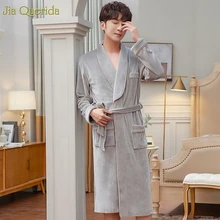 Сексуальный халат Роскошные цвета: золотистый, Серебристый Серый Для мужчин халат из бархата с длинными рукавами кимоно зимняя теплая качественная спальный ночная рубашка модные мужские банные мужские халаты