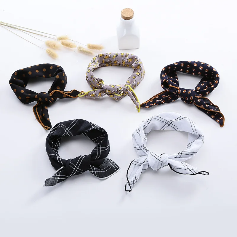 

Children's Cotton And Linen Scarf Warm Decoration Small Square Baby Color Printed Lob Small Scarf