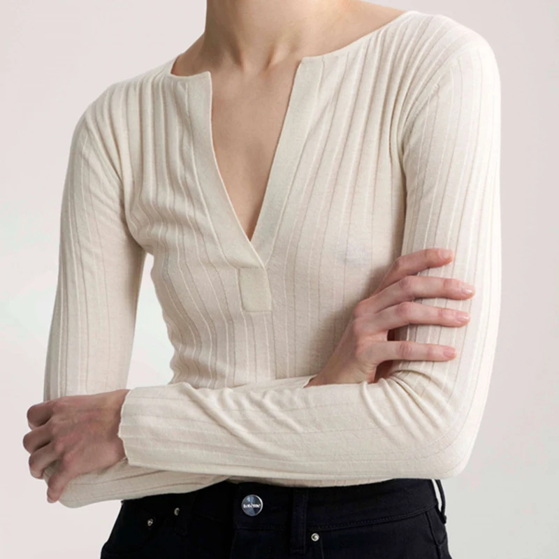

Cut Deep V Slim Thread Wool Cashmere Knit Top