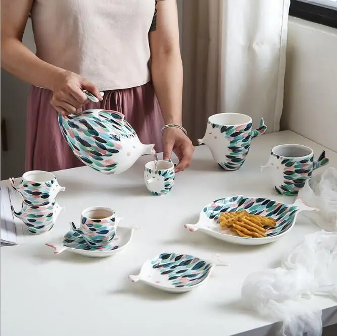 

Fashion Cute Hand-painted fish Porcelain Tea Set Creative Ceramic Tea Cup Pot with Lovely Teapot Mug