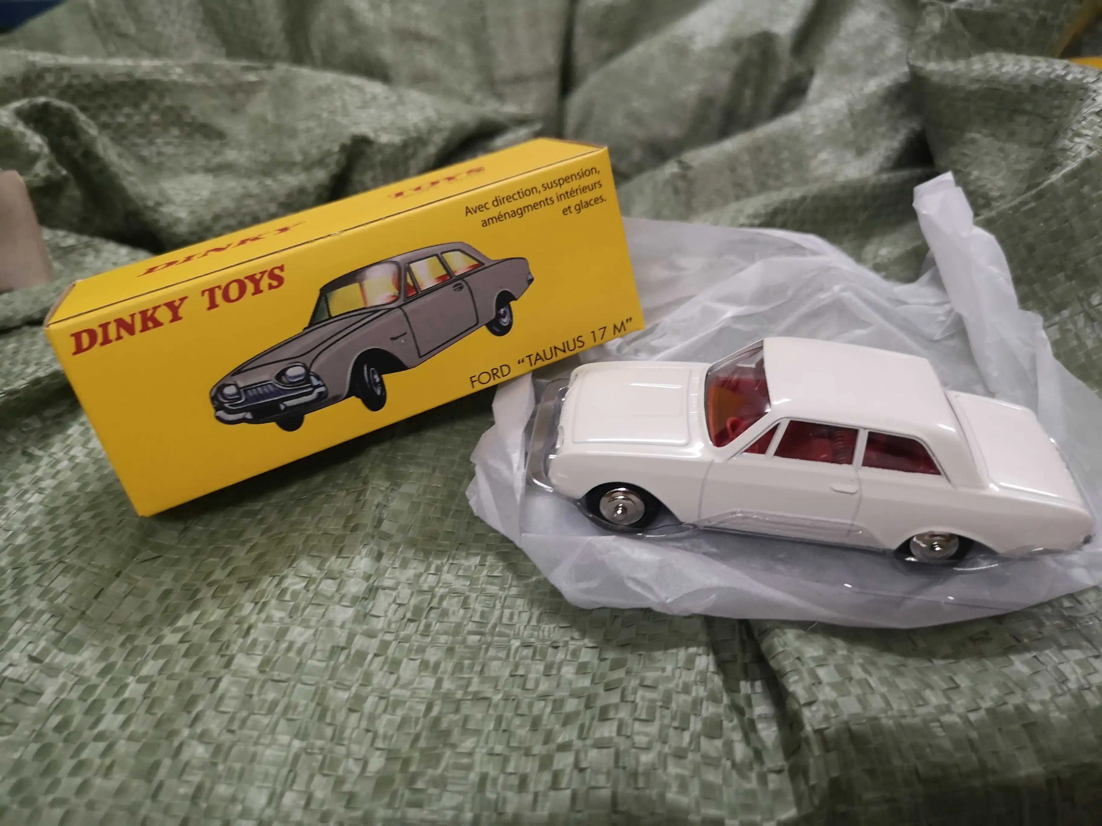 DINKY TOYS REEDITION ATLAS FORD TAUNUS POLIZEIWAGEN - ECH 1/43 - COMME