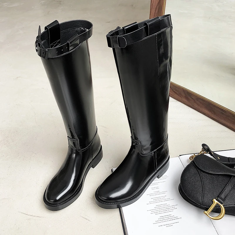 Stylesowner Подиум лакированные кожаные сапоги до колена женские с круглым носком без шнуровки мотоциклетные женские ботинки на плоской подошве ботинки челси