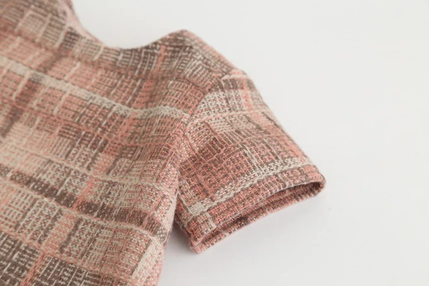 4705778672_2094320800