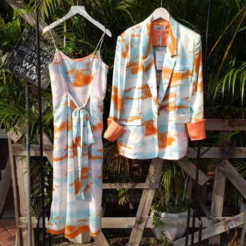 

Firework blooming hot stamping loose suit + three-dimensional waist thin section suspender dress suit two-piece suit summer