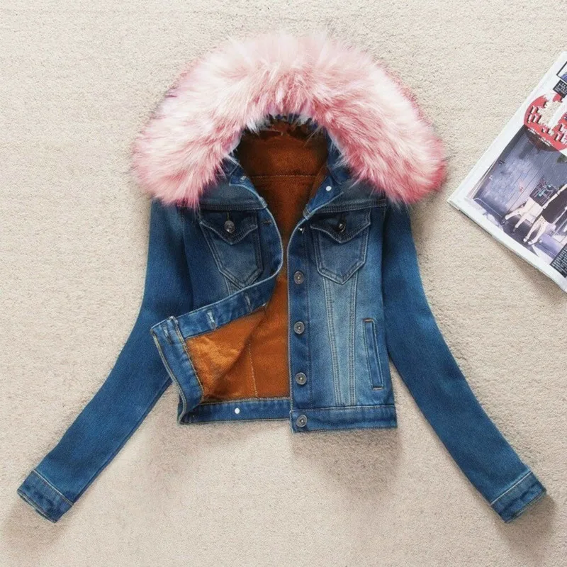 Женская теплая джинсовая куртка с меховым воротником осенне зимнее базовое