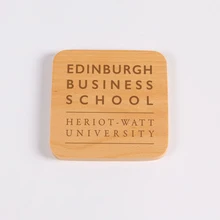 Персонализированные деревянные подстаканники с лазерной гравировкой, квадратные деревянные подстаканники, рекламный подарок, заказной логотип, подставки для напитков и напитков, 50 шт