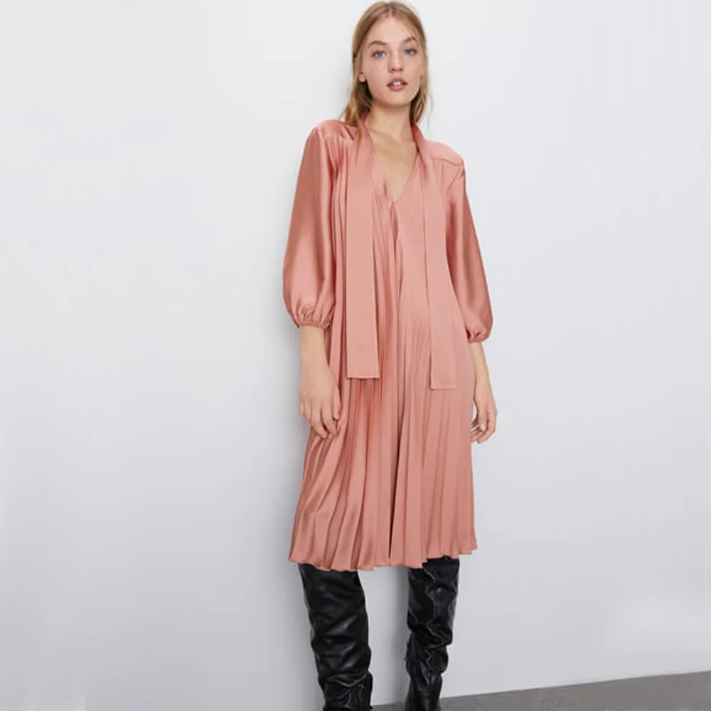 ZA осеннее новое розовое платье с бантом Европейская американская мода женская одежда Свободная Повседневная складчатая одежда Вечерние каникулы оптом