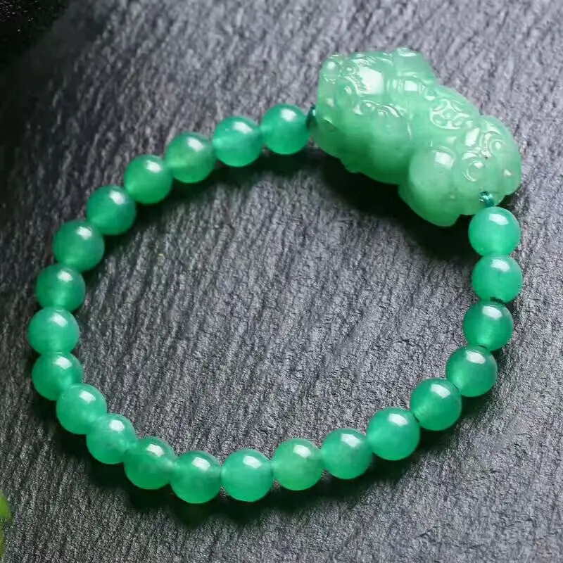 9341414749_1457091744