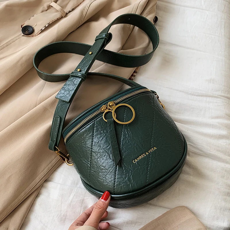 

Chic Women's Single Shoulder Crossbody Bag 2019 All-match Brand Designer Solid Color Chest Bag PU Leather Female Messenger Bag