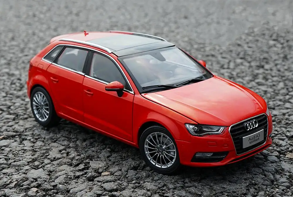 Авторизованный подлинный сплав 1/18 масштаб Audi A3 Sportback красный литье под давлением классическая модель автомобиля для коллекции подарков